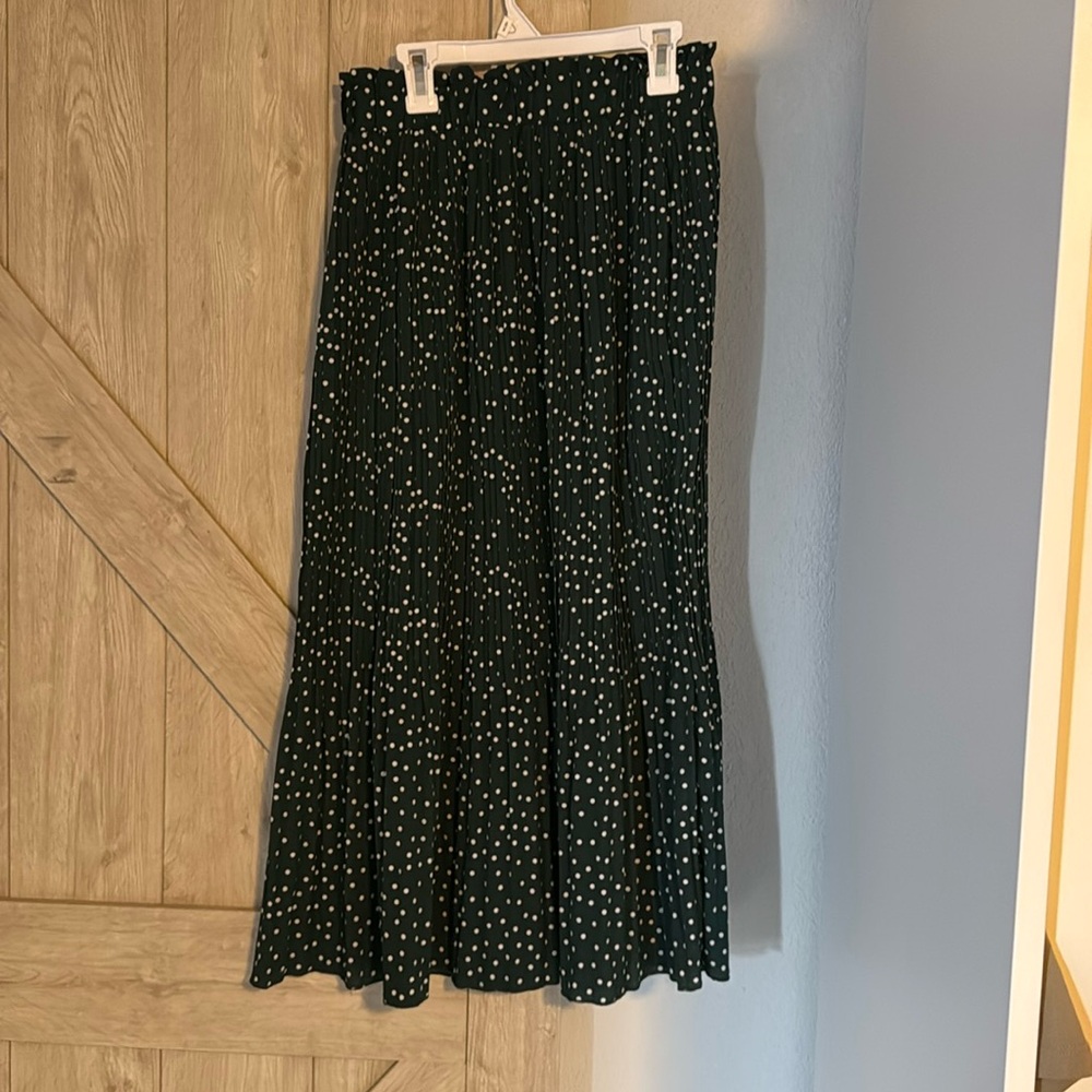 Size small green and white polka dot maxi skirt exlura brand